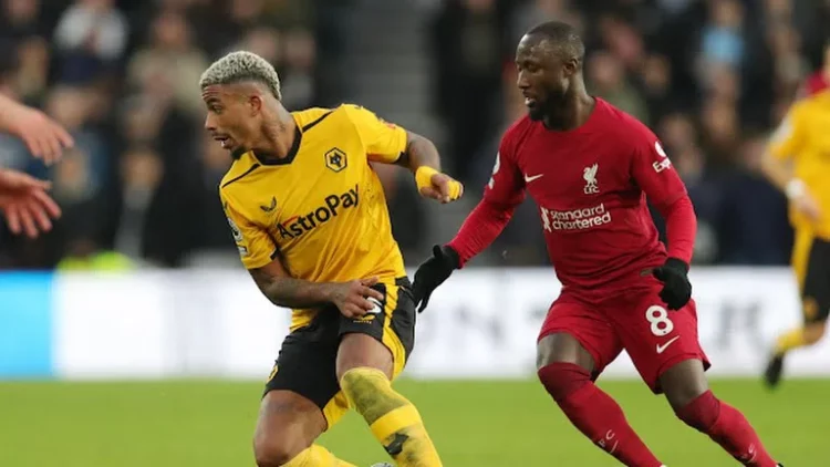 Premier League: Liverpool bleeds at Wolves