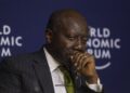 Ghana government advised to further cut spending for economic stability