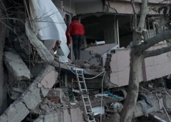 Emotions run high in Turkey amid questions over state response to deadly quake