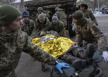 Russia Floods Ukrainian City of Bakhmut With Troops