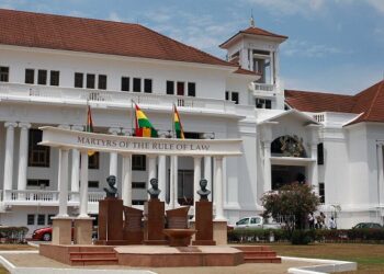 Supreme Court Quashes Injunction Seeking to Prevent Mahama from Sacking Dampare, Others