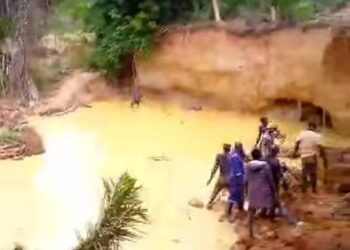 Over five feared dead as mining pit collapses at Mpasatia .