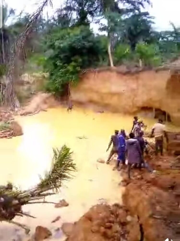Over five feared dead as mining pit collapses at Mpasatia .