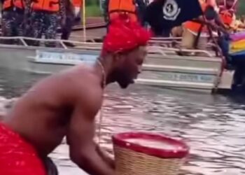 Ada Asafotufiami: Fetish Priest Fetches Water with Net Basket to the Amazement of Revelers