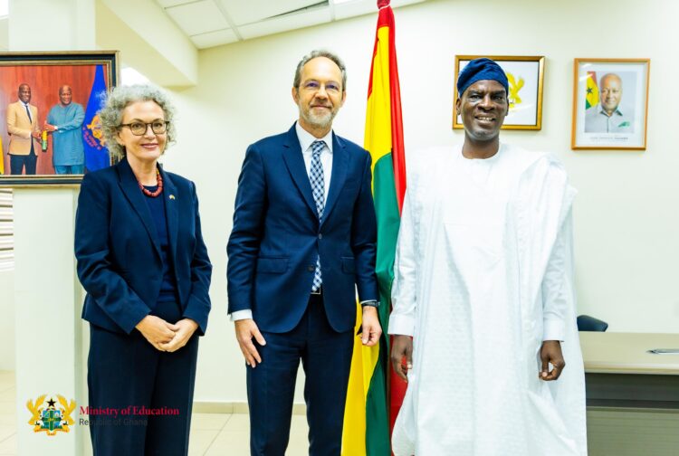 Education Minister Meets British Commissioner to Strengthen Bilateral Education Cooperation